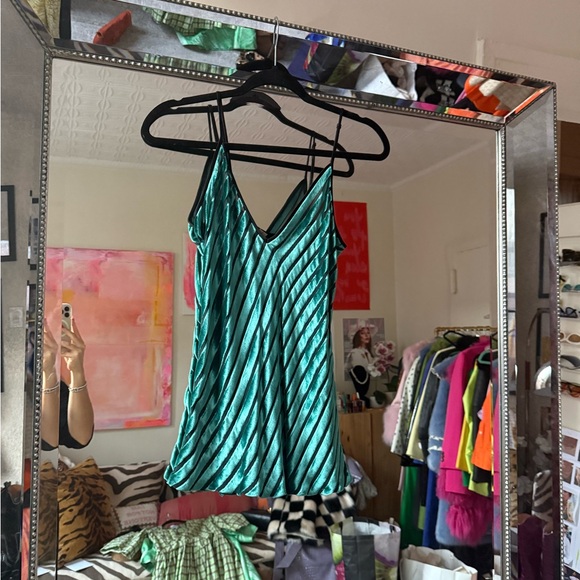 DVF silk and velvet emerald green cami top adjustable straps - Picture 1 of 4